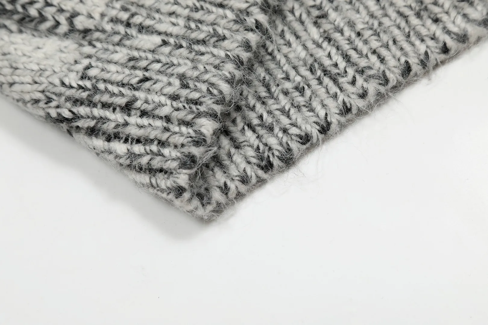 Vivi131 super high weight for men and women" vivienne west wood 24 autumn and winter men's casual old gray black splicing heavy industry high weight cardigan West Queen Vivian heavy industry show limited cardigan knitted sweater wool 2024 autumn latest style Size: S -M- L Color: uniform color